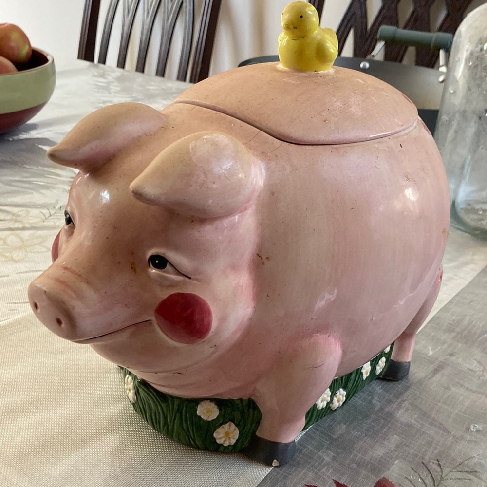 Vintage cookie jar pig